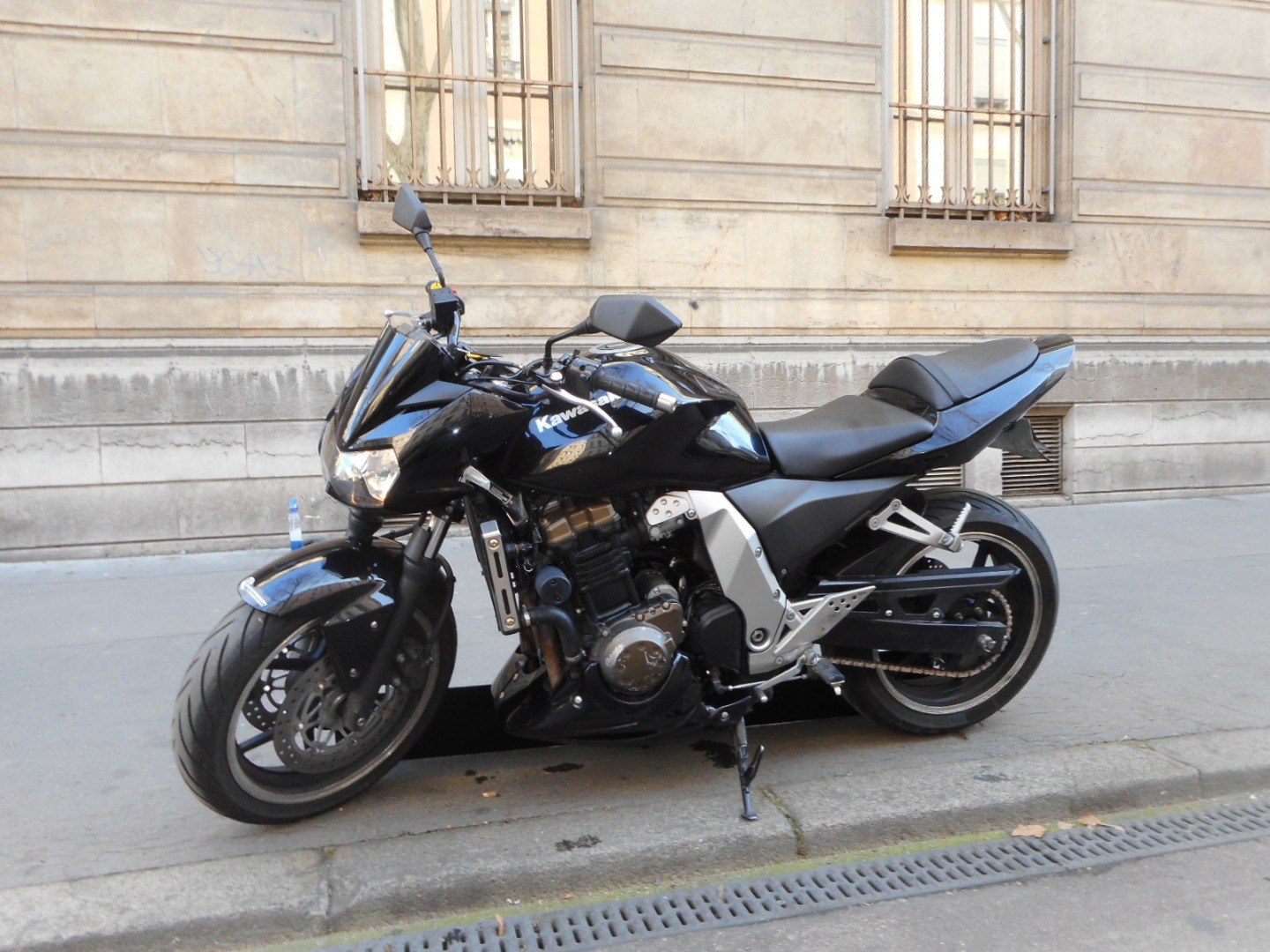 Moto Noire Et Or Moto depot : Motos d’occasion de 651 a 1000 cc kawasaki, Z 750 KAWASAKI